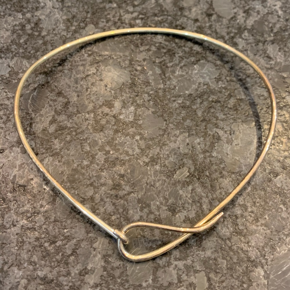 Beautiful Solid Cuff Hook Choker Necklace Twist - Picture 4 of 8
